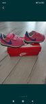 Adidasy Nike dla dziewczynki r.21