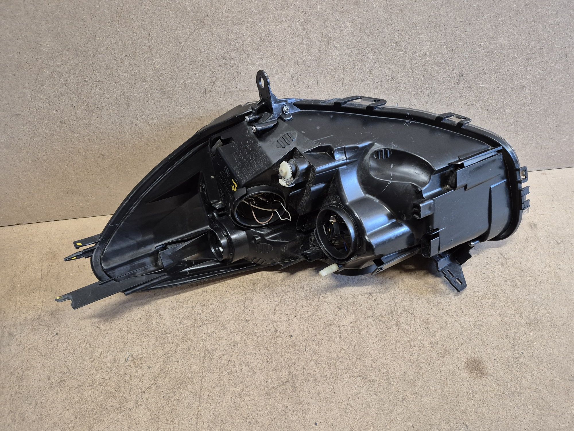 Lampa reflektor renault clio 4 prawy europa przedlift