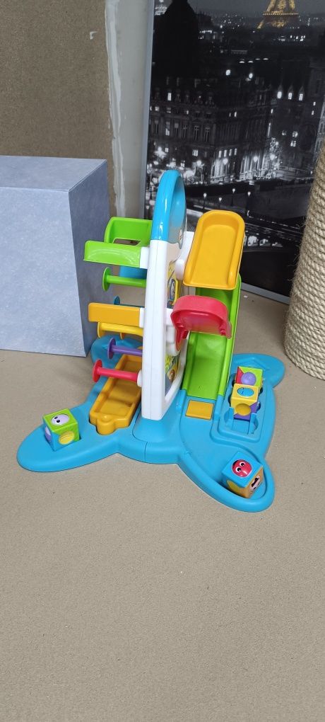 Fisher Price dwustronna ścianka edukacyjna