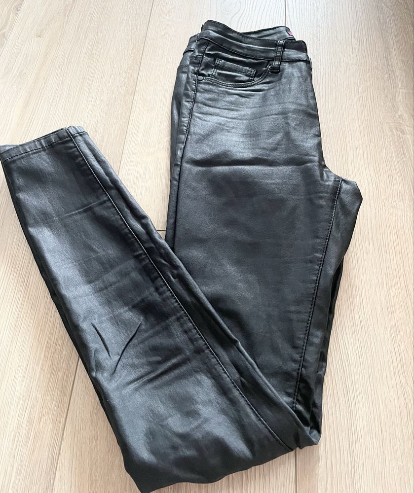 Woskowane spodnie S 36