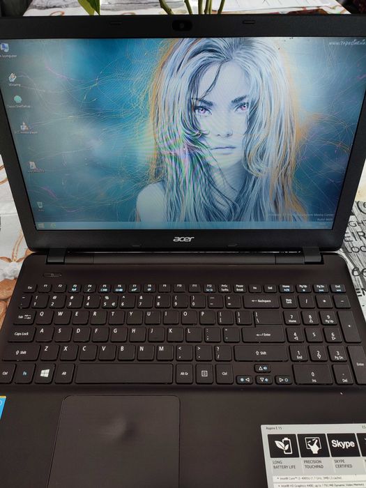 laptop Acer Aspire E15-Intel i3,4GBRam, 2 TB HD.