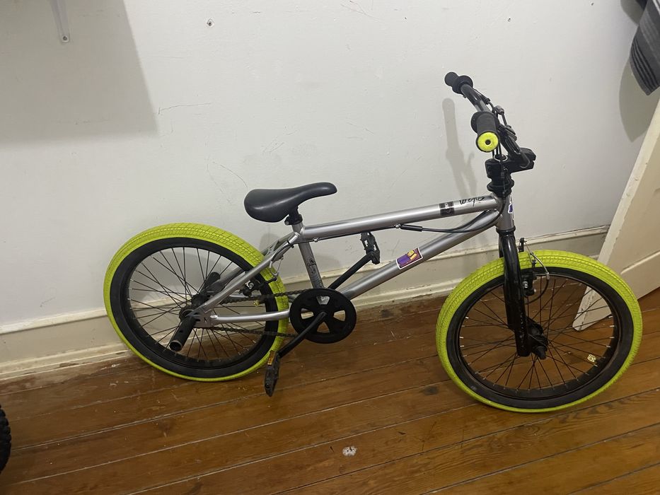 Bicicleta BMX ARO 20 como nova