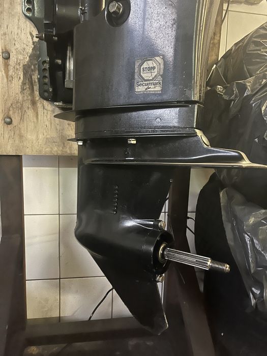 Silnik zaburtowy Mariner 50 KM z trymem Czterosuw