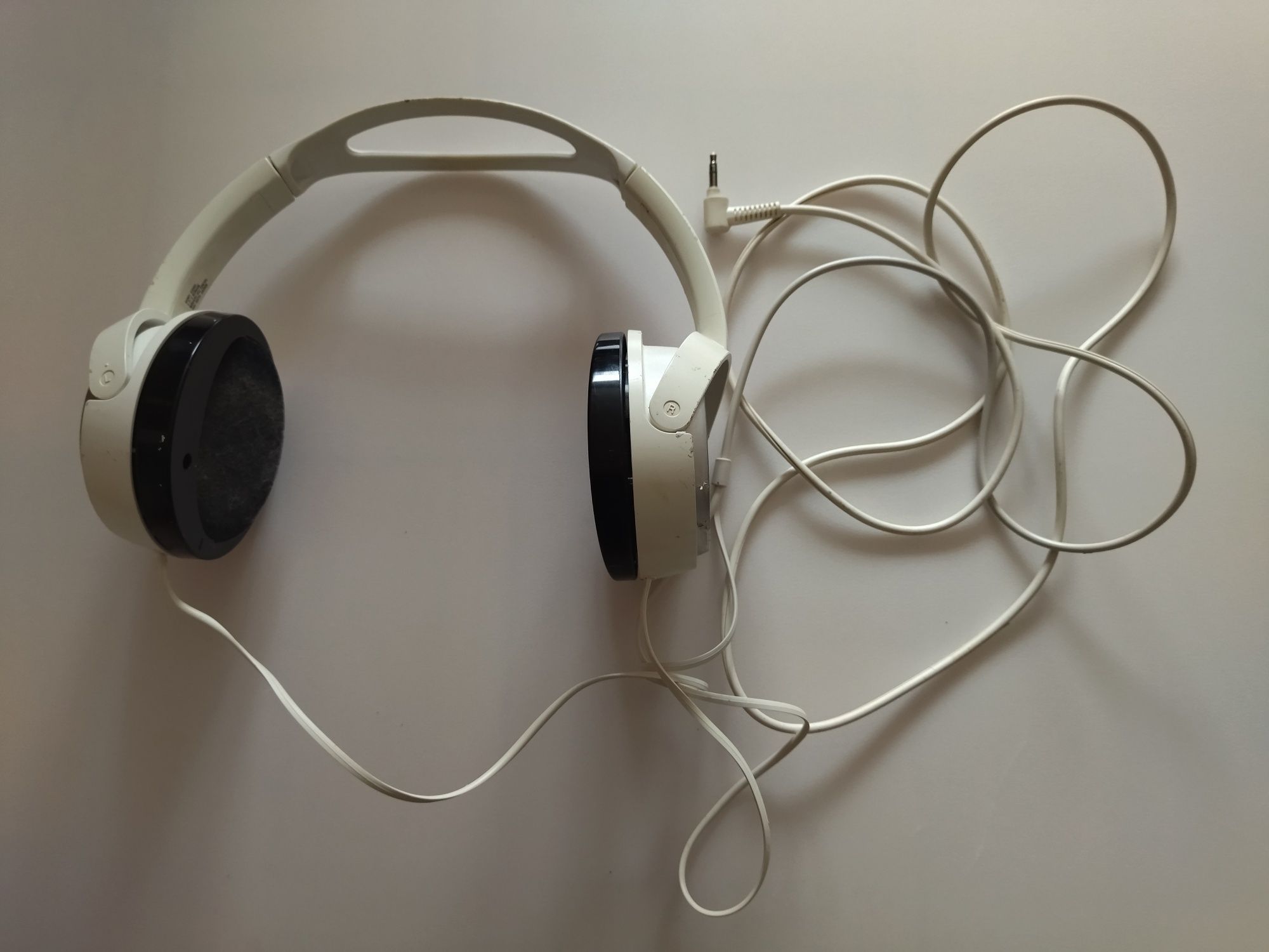 Słuchawki Sony, AKG
