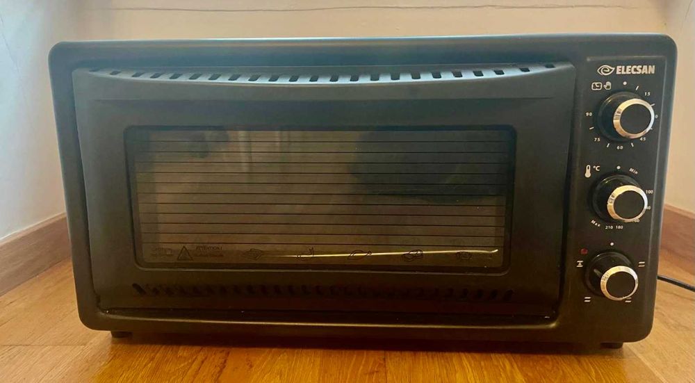 Forno Elecsan HF-42-N 1450 W, em bom estado com ventilação