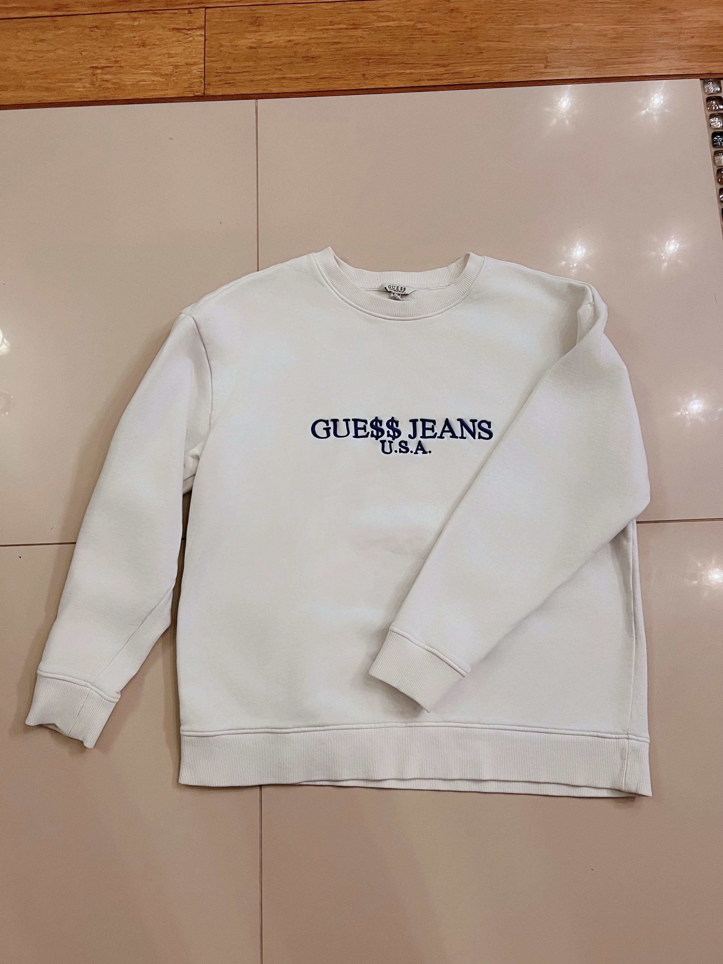 Biały sweter Guess Guess