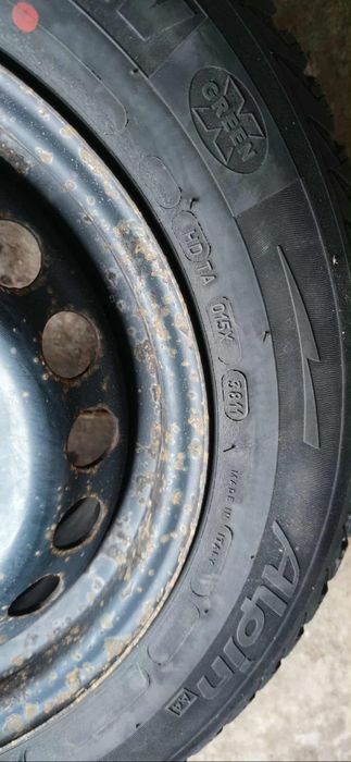 Felgi stalowe R15 z oponami Michelin – Golf V