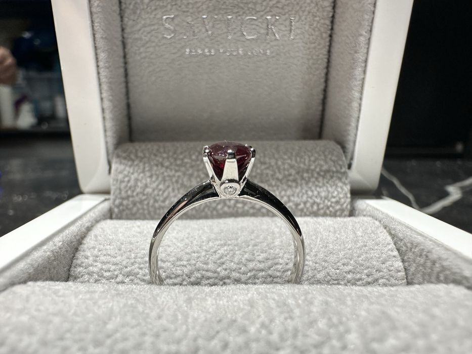 Pierścionek zaręczynowy z rubinem Savicki