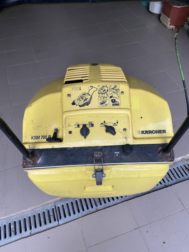 Порохотяг пилосос для бетону Karcher KSM 700