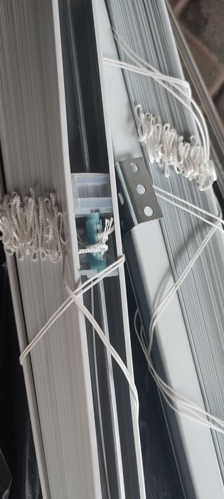 Жалюзі на вікно .