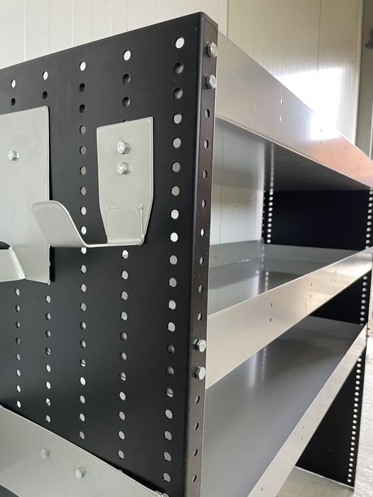 Zabudowa do busa - metalowy regał warsztatowy mocna konstrukcja.