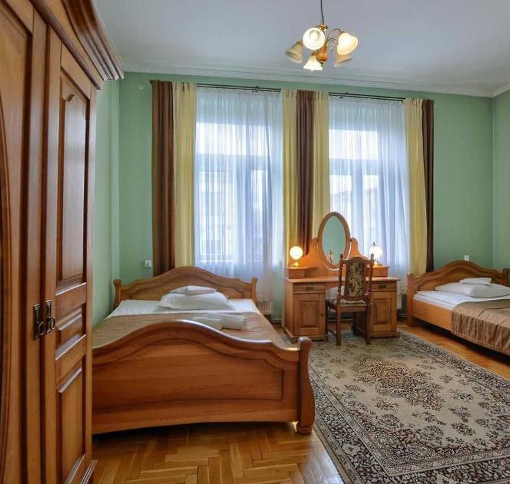 Pokoje / Apartamenty / Wynajem dla grup / Sanok / Centum miasta