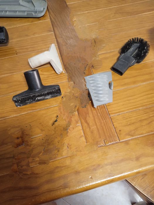 Várias peças para aspirador.