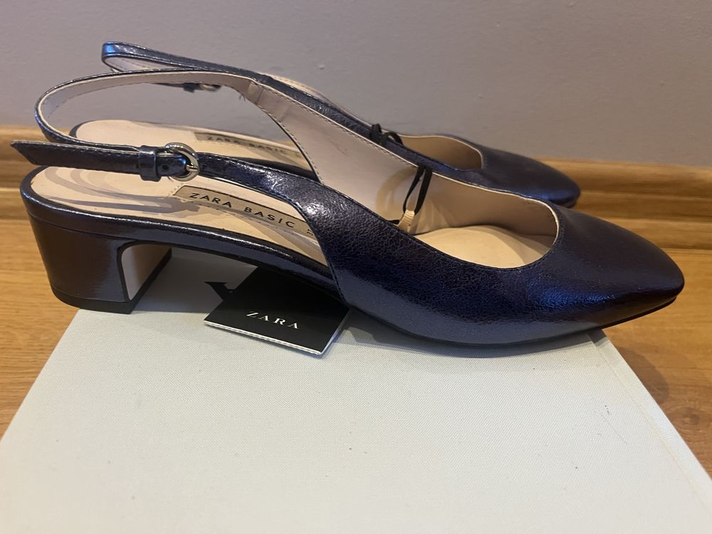 Granatowe bluszczace ZARA