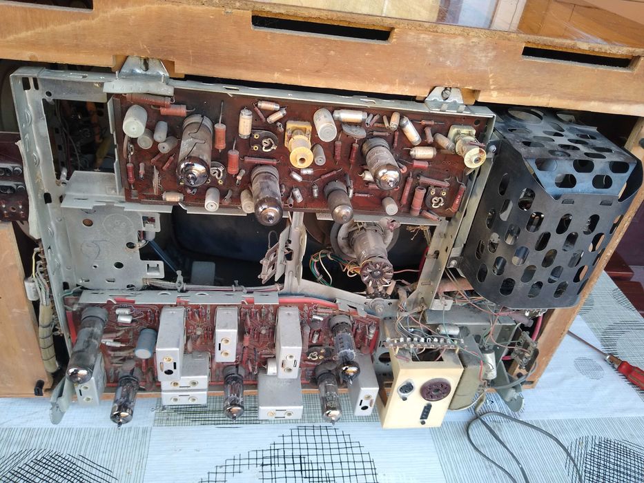 Telewizor Ametyst 1012 sprawny