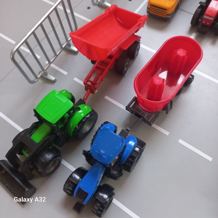 Siku traktory przyczepy zestaw