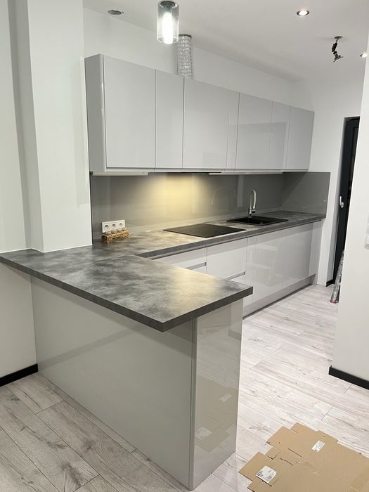 Montaż mebli / Kuchnie na wymiar