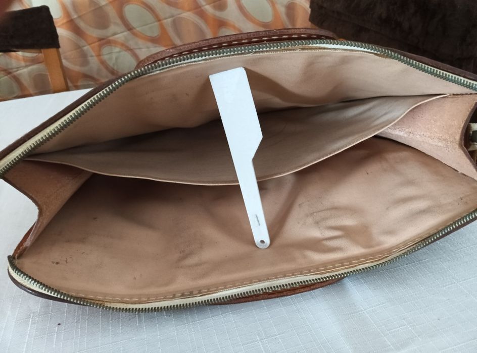 Mala de couro em bom estado