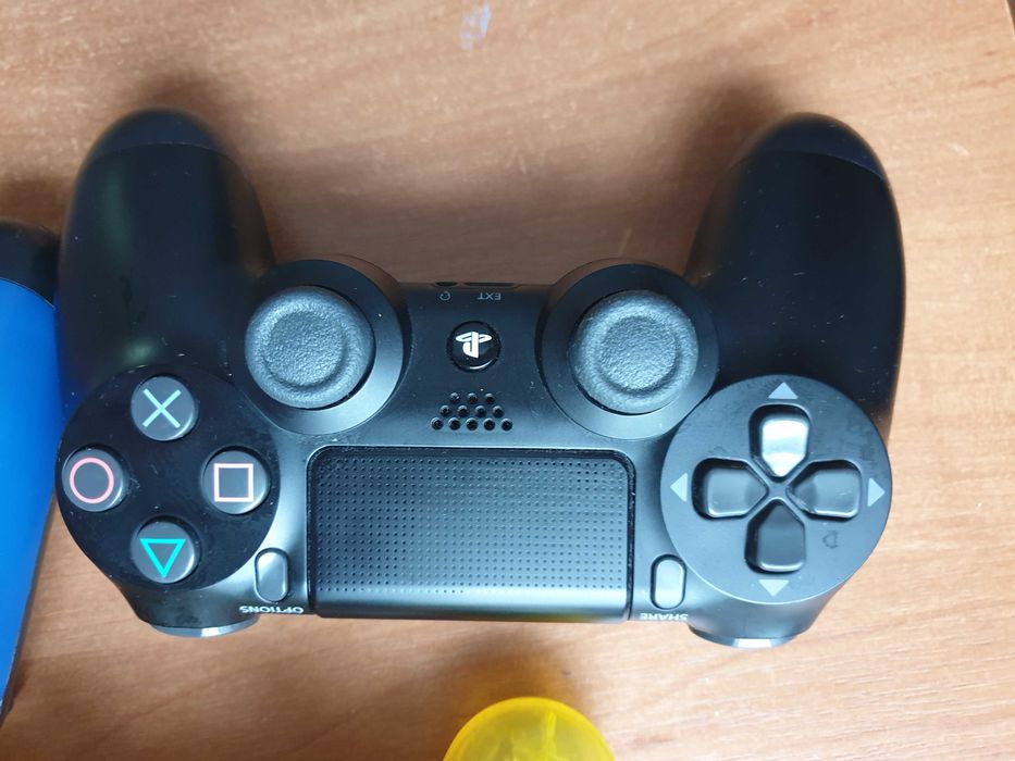 Аксесуари і комплектуючі геймпад PS1 PS4