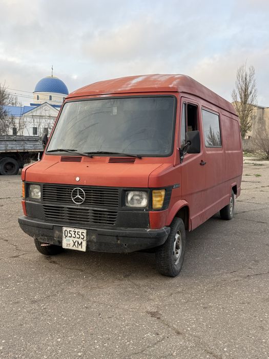 Mercedes-Benz T1 D208