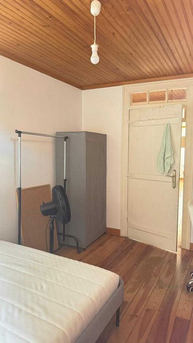 Quarto (Sem Mobília) em São Bento