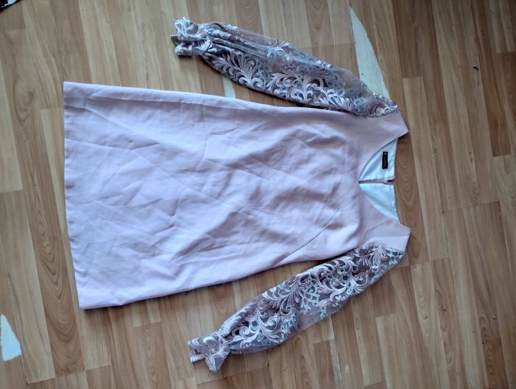 Śliczna sukienka pudrowy róż M