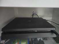 Sprzedam konsole PS4 + gry