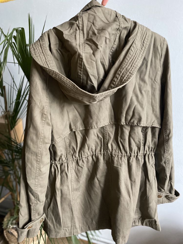 Parka kurtka okrycie wierzchnie zielona z kapturem khaki Mango M