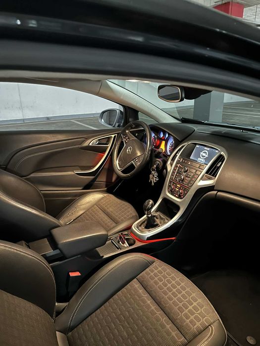 Opel Astra J Gtc 2.0 CDTI