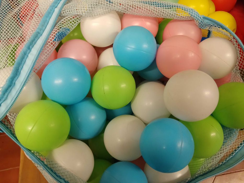 Bolas plásticas criança piscina