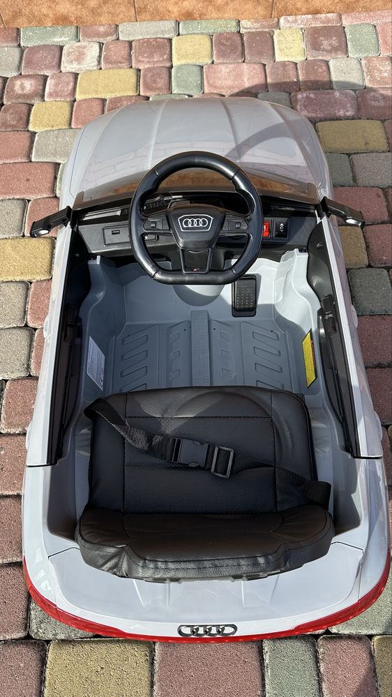 Дитячий електромобіль Audi Q8 Детское авто Ауді Авто на акумуляторі