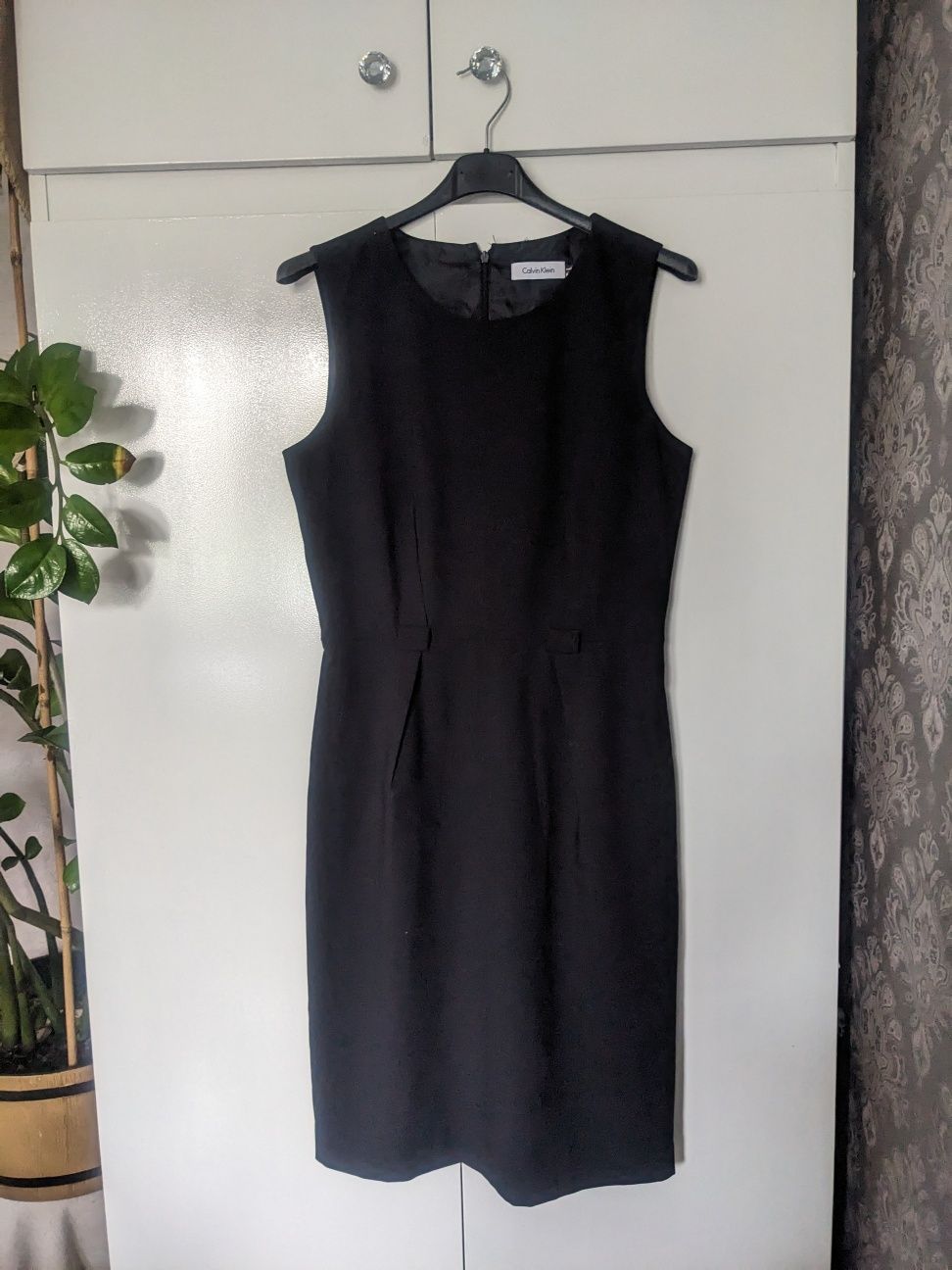 Sukienka Calvin klein mała czarna elegancka ołówkowa prosta dopasowana