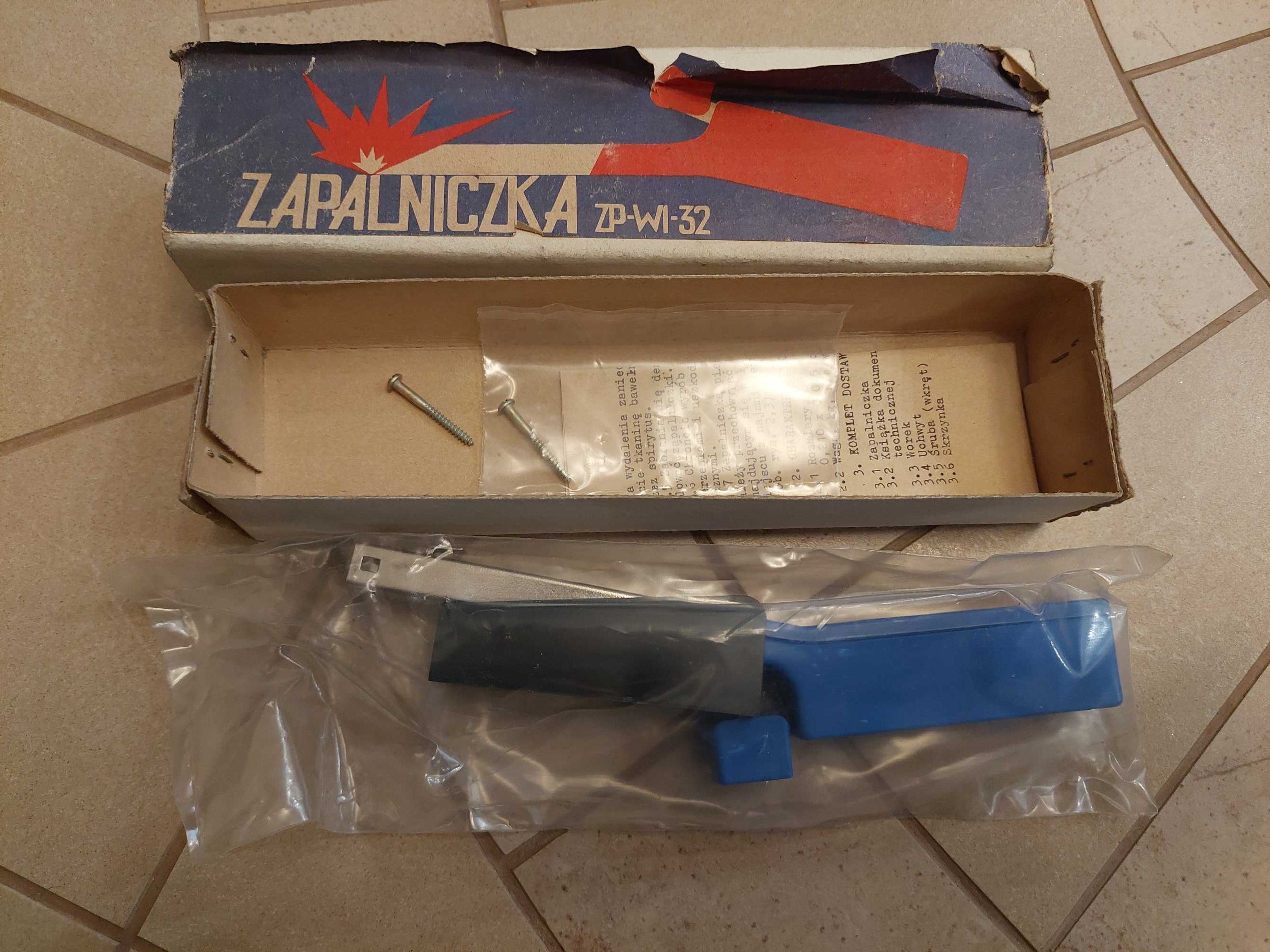 Zabytkowa zapalniczka do gazu PRL