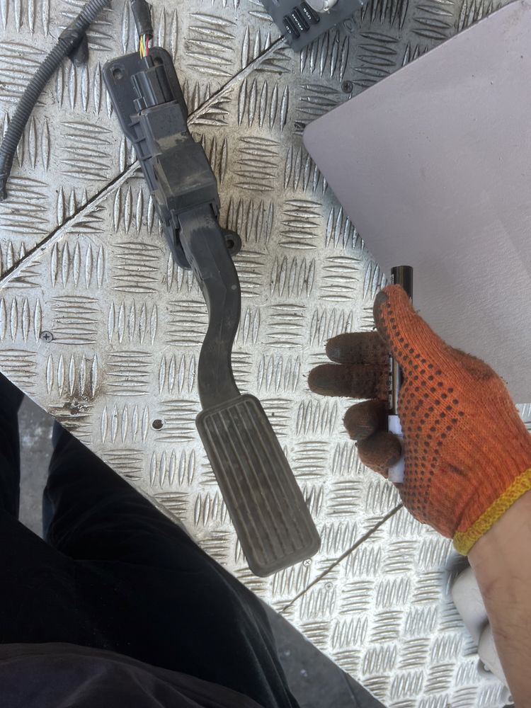 Педаль газа джагги chery jaggi jagi