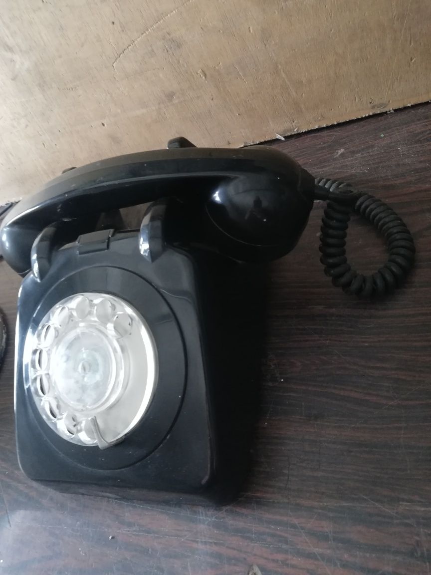 Telefone vintage preto velharias do careca