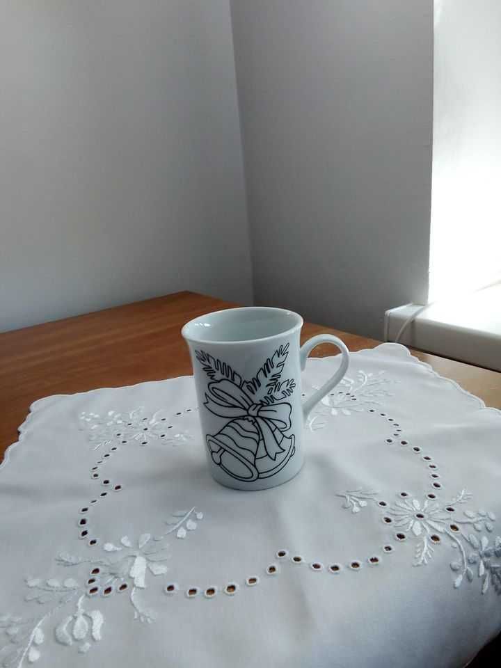 Kubek nowy biały porcelana motywy świąteczne dzwonek 250 ml