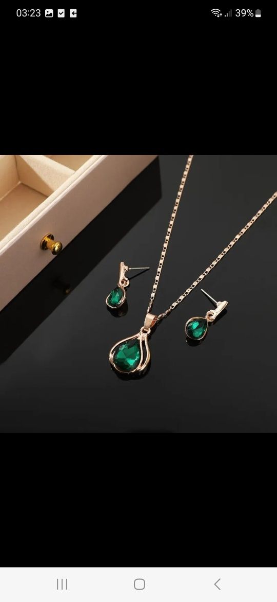 Nowy komplet biżuterii złotej zestaw z zielonym oczkiem naszyjnik