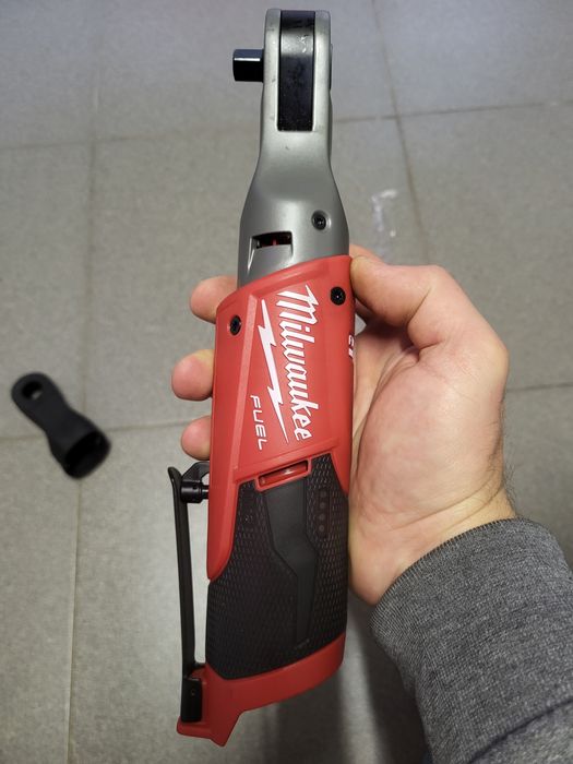 Milwaukee 2557 2558 2560 квадрат 1/2 та 3/8 кутовий гайковерт