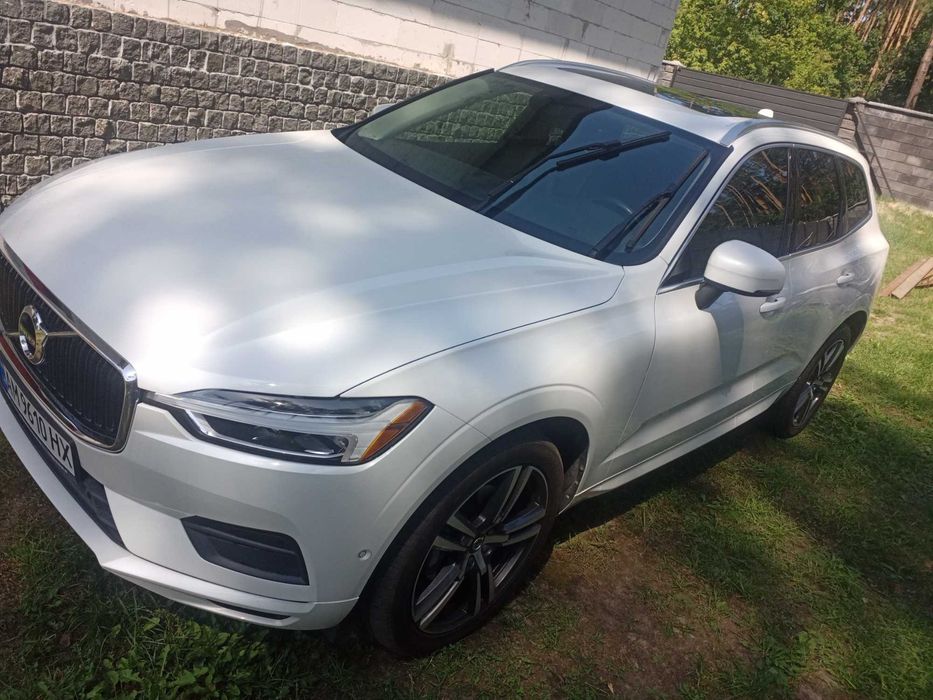 Продаю власний автомобіль VOLVO XC60 Momentum 2018 року