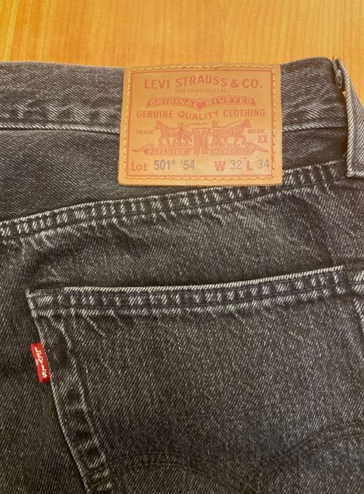 Calças Levi's 501 W32L34, número 42