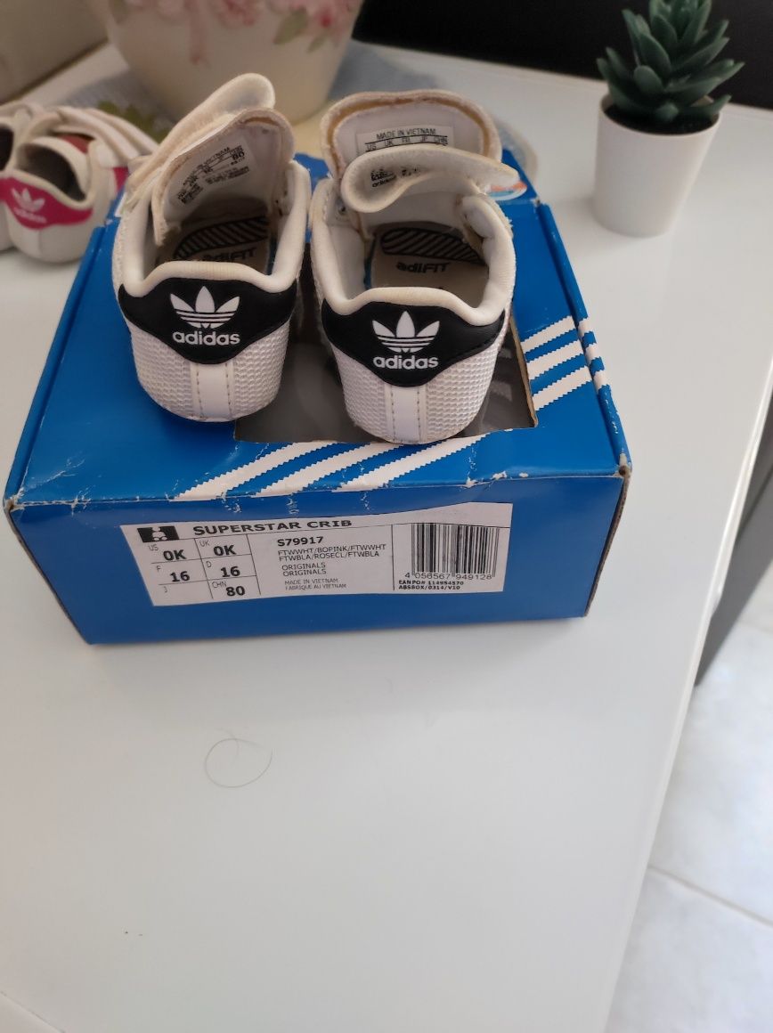 sapatilhas Adidas Originals recém nascido