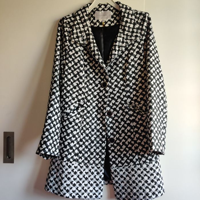 Casaco comprido da Lucy Paris