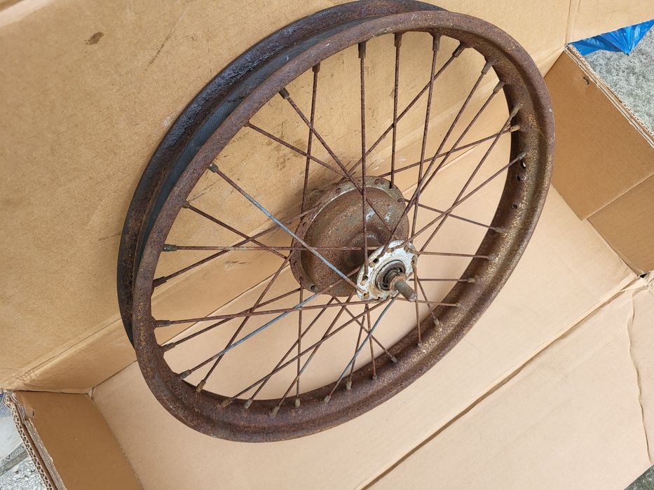 Koło WFM 125 M06 przód przednie kompletne Bęben piasta WSK oś SHL