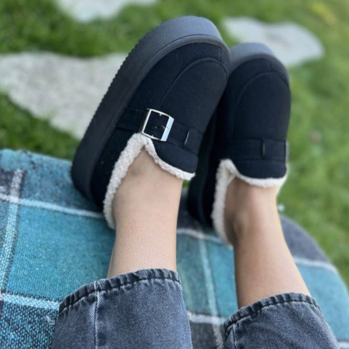 Уггі, автоледі, лофери чорні