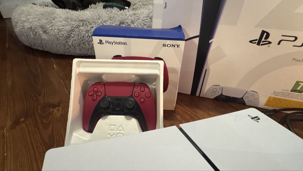 PS 5 Slim + Comando Extra + 2 Jogos