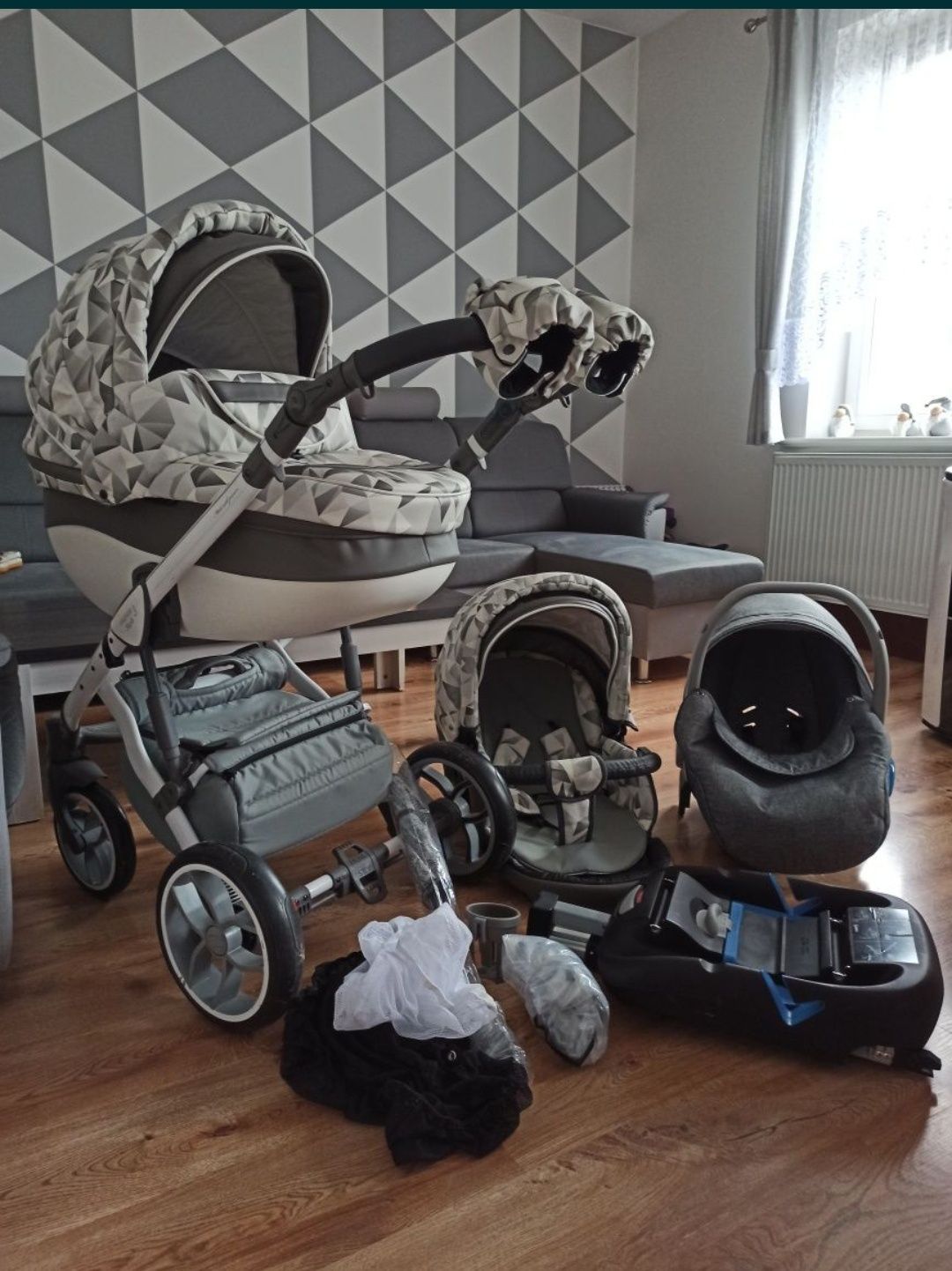Wózek Baby Merc 4 w 1 gondola, spacerówka, fotelik, baza do samochodu