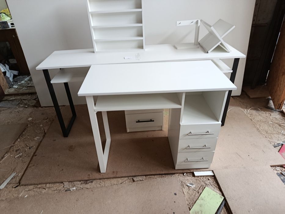 Стол маникюрный стол для маникюра.