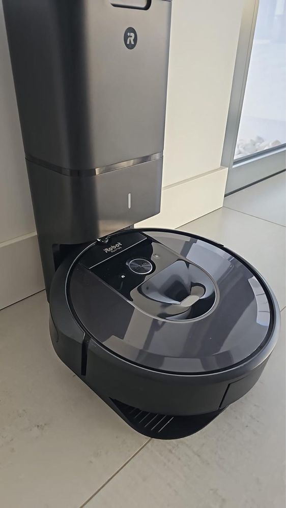 iRobot Roomba i7+