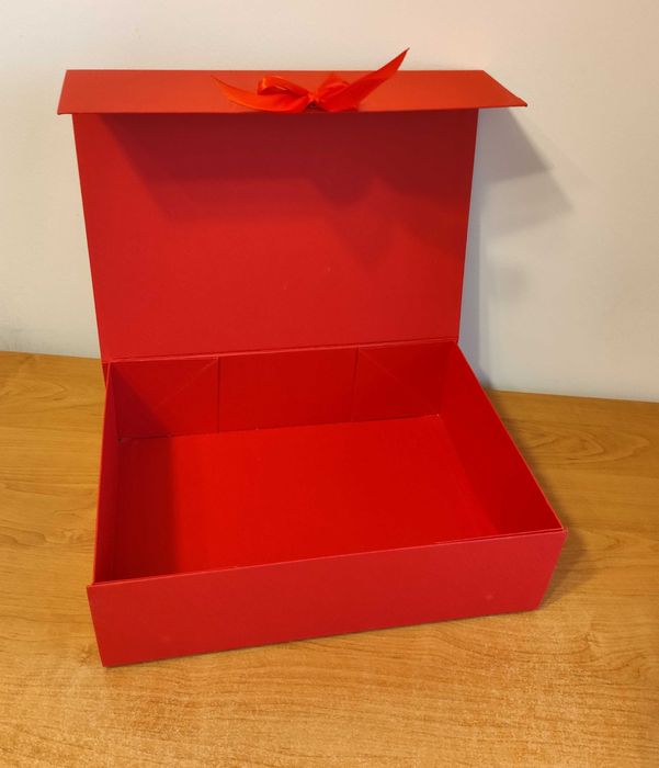 Pudełko prezentowe, magnetyczne, czerwone