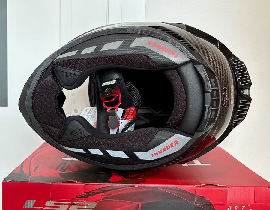Capacete LS2 Thunder Carbon NOVO (30% Desconto) EXTRAS. Tam M-L-XL